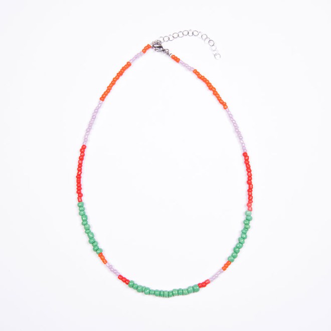 Πολύχρωμο κολιέ με γυάλινες χάντρες 4mm και 3mm και ατσάλινο κούμπωμα