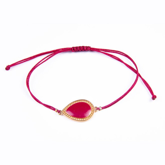 Βραχιόλι με επίχρυσο μοτίφ 24Κ σταγόνα με κόκκινο σμάλτο σε σκουρο κόκκινο κορδόνι, με αυξομείωση
