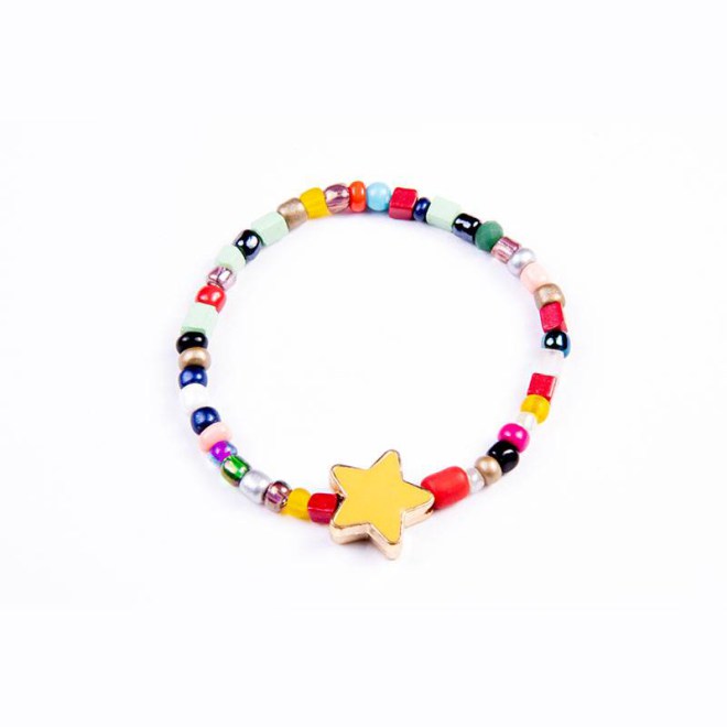 Παιδικό βραχιόλι πολύχρωμο με γυάλινες χάντρες και ακρυλική χάντρα αστέρι με σμάλτο κίτρινο, σε κορδόνι σιλικόνης