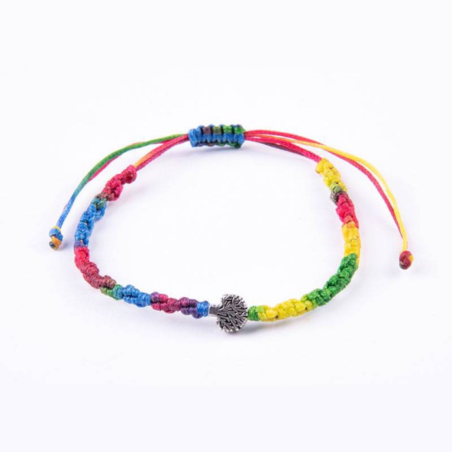 Μακραμέ βραχιόλι με μεταλλικό στοιχείο δέντρο της ζωής ασημένιο, με κορδόνι κερωμένο multicolor, με αυξομείωση