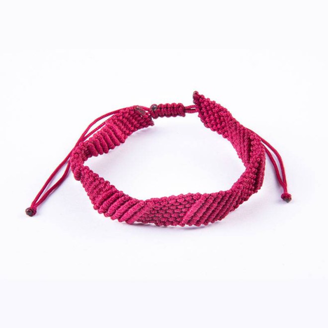 Βραχιόλι μακραμέ μπορντώ με συνθετικό κορδόνι, με αυξομείωση