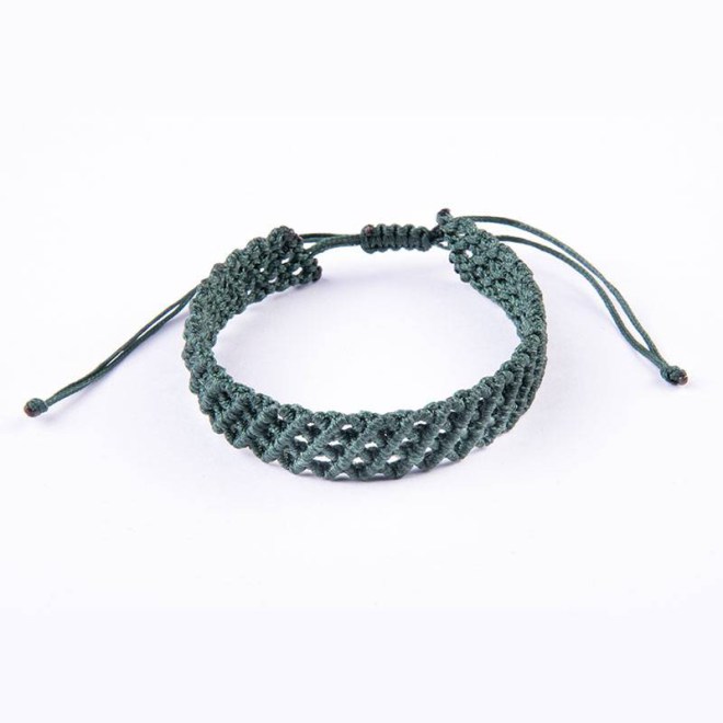 Βραχιόλι μακραμέ με πράσινο κερωμένο κορδόνι, με αυξομείωση