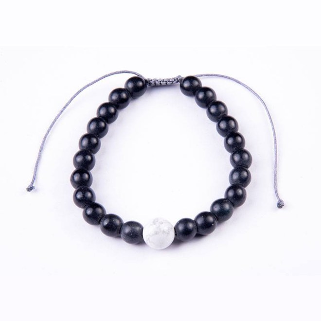 Βραχιόλι με μαύρο χαολίτη και χάντρα marble 8mm, κλείνει με αυξομείωση
