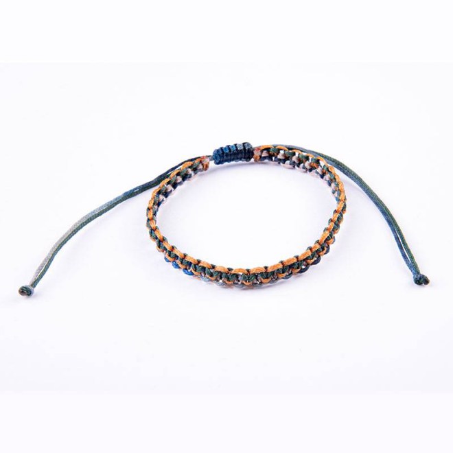 Βραχιόλι μακραμέ μπλε-γκρι-μόκα αποχρώσεις με κερωμένα κορδόνια, κλείνει με αυξομείωση