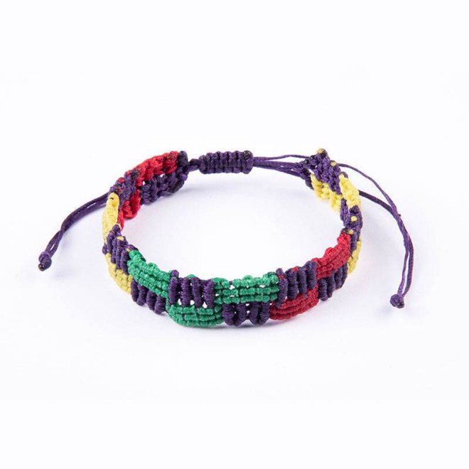 Βραχιόλι μακραμέ πολύχρωμο boxes με κερωμένα κορδόνια, κλείνει με αυξομείωση