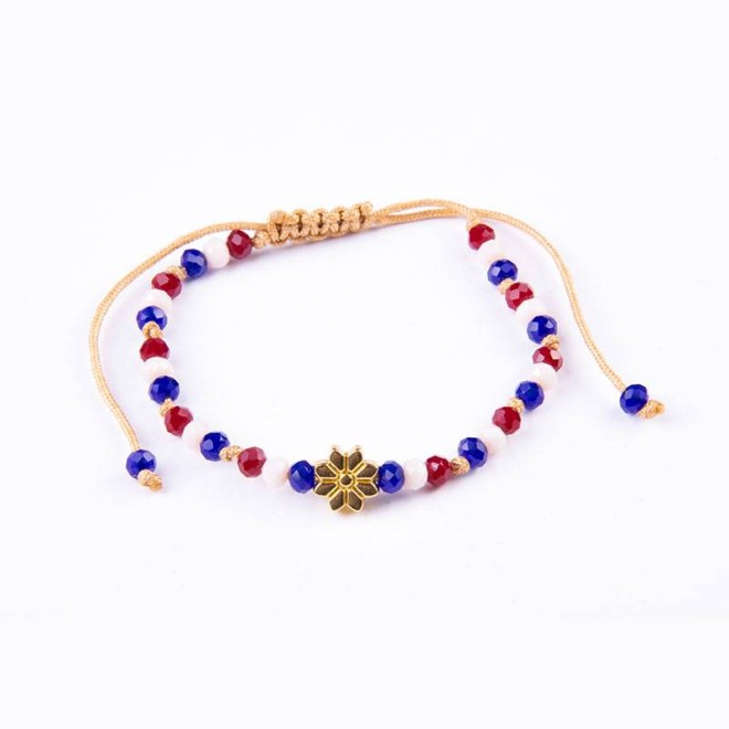 Βραχιόλι με κρυστάλλινες χάντρες άσπρες-κόκκινες-μπλε 4mm και μεταλλικό μοτίφ χρυσό λουλούδι, κλείνει με αυξομείωση