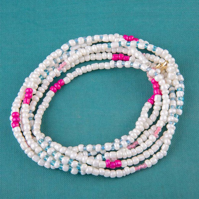 Βραχιόλι πολυμορφικό wrap με γυάλινες χάντρες λευκές, γαλάζιες διάφανες, μωβ, ροζ διάφανες, σε κορδόνι σιλικόνης