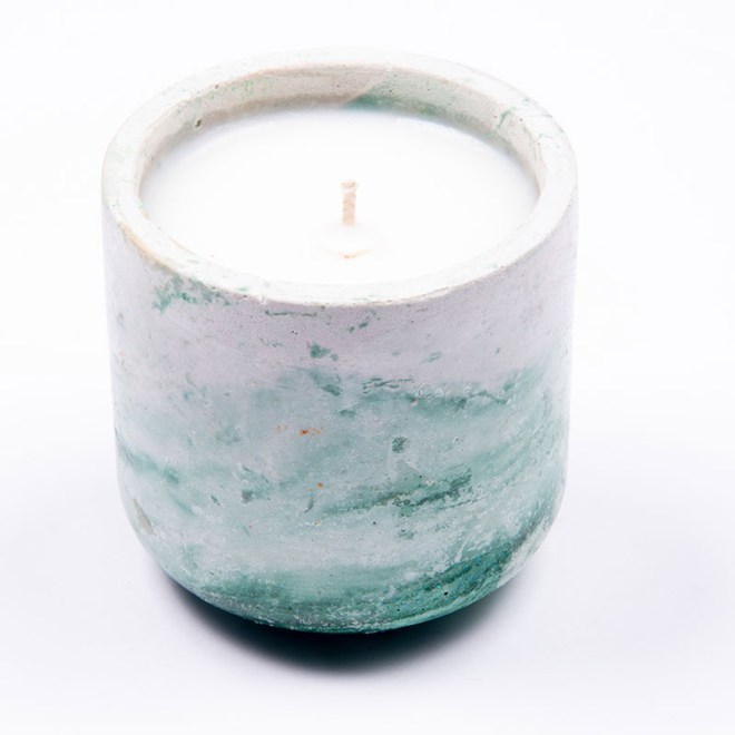 Χειροποίητο αρωματικό κερί σόγιας 100γρ σε χειροποίητο τσιμεντένιο σκεύος